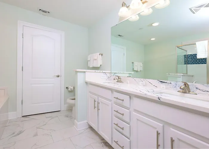 Phoenix Gulf Tower 1604 *