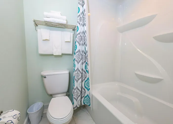 Phoenix Gulf Tower 1604 Apartment